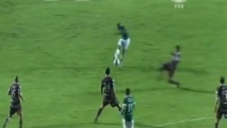 Latigazo de afuera del área y al ángulo, golazo en la Copa