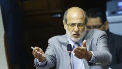 Abugattás reconoce que Gabinete aún no cuenta con los votos