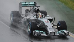 Hamilton obtuvo la 'pole' en Australia y Vettel será duodécimo