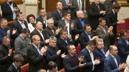 Ucrania disuelve Legislativo de Crimea a un día del referéndum