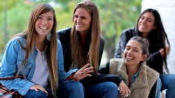 5 cosas que habrías hecho si no tuvieras una mejor amiga