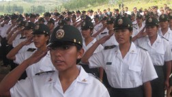 Alumna fue obligada a comer pan con cera en escuela de la PNP