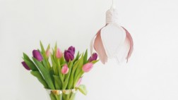 Fabrica tu propia lámpara de flor con estos simples pasos