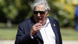 Uruguay albergará a cinco terroristas presos en Guantánamo