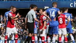 Chelsea-Arsenal: árbitro expulsa al jugador equivocado