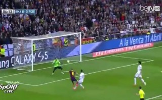 Iniesta marcó este golazo en el clásico Real Madrid-Barcelona
