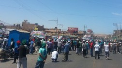 Mineros trataron de bloquear la Panamericana Sur pese a acuerdo