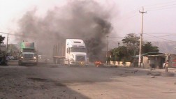 Mineros ilegales también bloquean carretera en Nasca
