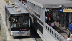 Ruta A del Metropolitano es desviada por protestas de mineros