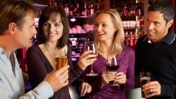 5 formas de no ser la pareja que todos tus amigos odian