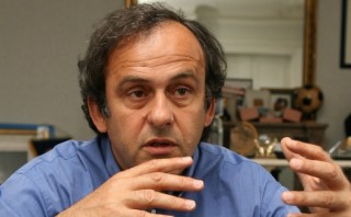 UEFA plantea eliminar contratos de fútbol con intermediarios