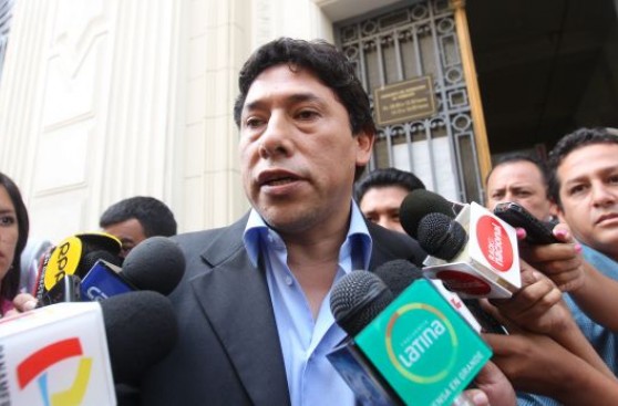 Alexis Humala se hace bombero
