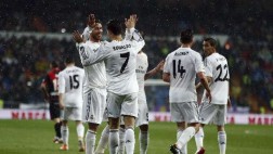 Real Madrid goleó 5-0 al Rayo y aún pelea por La Liga