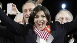 Francia: Anne Hidalgo es la primera alcaldesa de París
