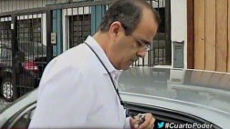 Autos de la DINI están a nombre de familiares de funcionario