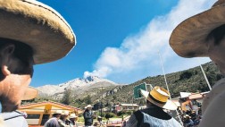 Evalúan traslado definitivo de Querapi por actividad del Ubinas