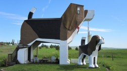 Pasa una noche dentro del beagle más grande del mundo