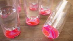Encuentra nuevos usos para el esmalte para uñas en tu casa