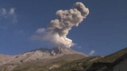 Volcán Ubinas registró al menos 5 explosiones hoy