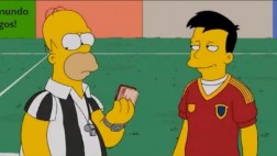 Español intenta comprar al árbitro Homero en Los Simpson