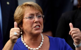 Bachelet fue evacuada desde Arica tras replica de 7,4 grados