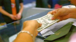 Tasas de interés de los depósitos caen más de dos puntos
