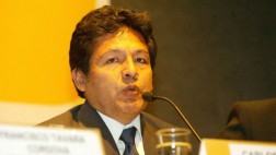 Ramos Heredia continúa como fiscal supremo de Control Interno