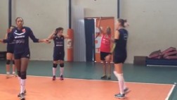 Así entrena Natalia Málaga con la selección de vóley