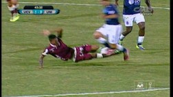 Esta brutal falta provocó la expulsión de Gómez ante Vallejo