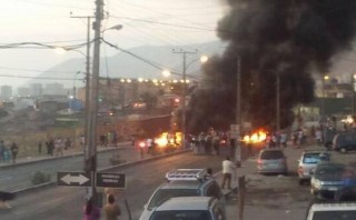 Terremoto en Chile: Iquique protesta por falta de ayuda