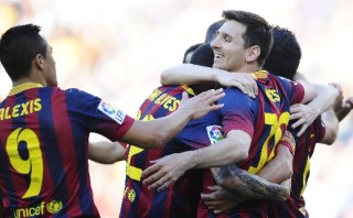 'Barza' le ganó un 3-1 al Betis y sigue un punto del Atlético