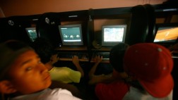 Multarán a cabinas de Internet sin filtros para menores de edad