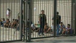 “Saqueo: ¡Queremos más Adidas!”, por Raúl Castro