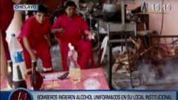 Bomberos ingieren licor en pleno local de trabajo
