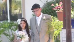 Antes de morir, lleva a su hija de 11 años al altar