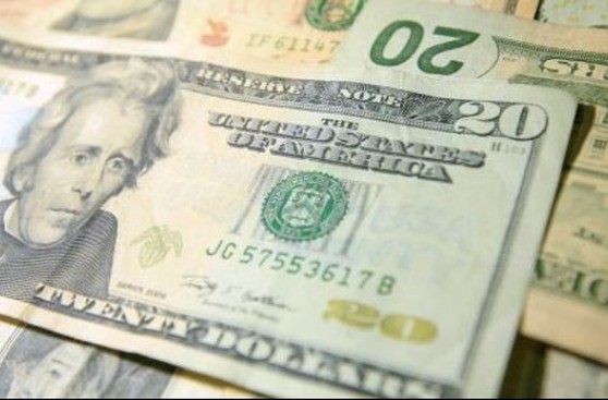 ¿Qué hacer para evitar los efectos de la subida del dólar?