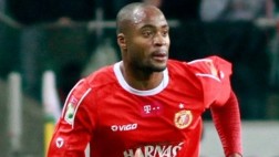 Hincha polaco condenado a prisión por escupir a este jugador
