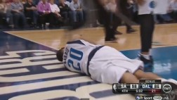 NBA: jugador quedó 'noqueado' luego de duro codazo de un rival