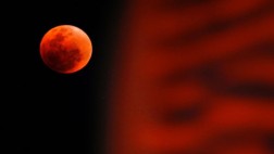 La luna se teñirá de rojo mañana