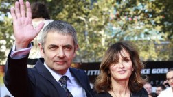 "Mr. Bean" deja a su esposa por actriz 28 años menor que él