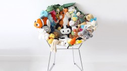 Convierte una simple silla en un suave asiento de peluches