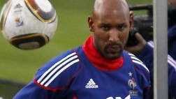 Anelka desmiente que exista un precontrato con el Mineiro