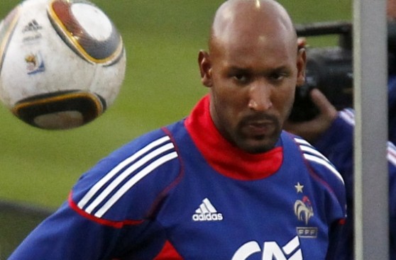 Anelka desmiente que exista un precontrato con el Mineiro
