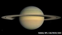 Saturno podría estar produciendo su luna número 63