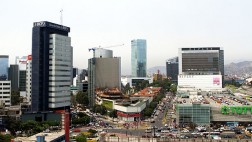 Juego de grandes: la banca se expande y conquista las regiones