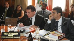 Comisión aprueba creación de distrito electoral en el exterior