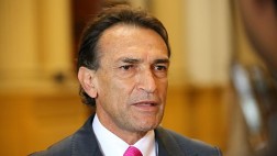 Becerril: Otárola no tiene derecho a imponer elección en bloque