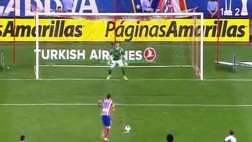David Villa y cómo no patear un penal en una "final"