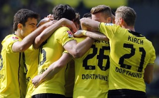 Con goles de Lewandowski y Reus, Dortmund goleó 4-2 al Mainz