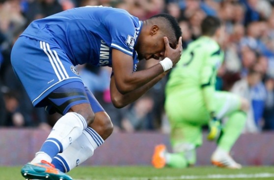 Chelsea perdió ante último de la Premier y se aleja del título